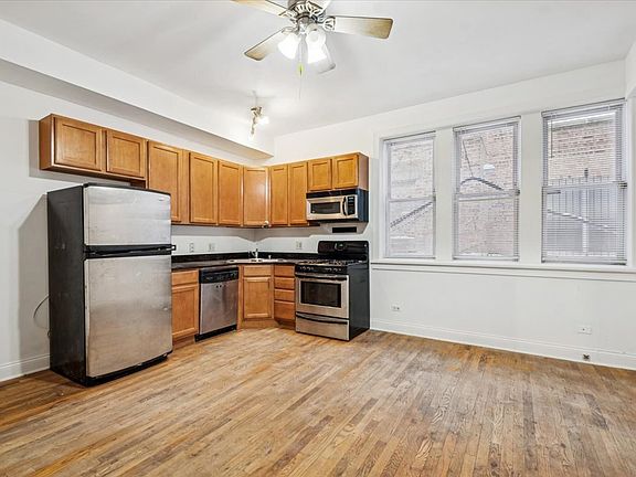 2nd image of 6812 N Wayne Ave APT 1G