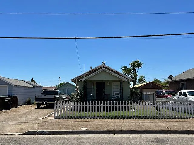 320 Wallis Ave photo 1