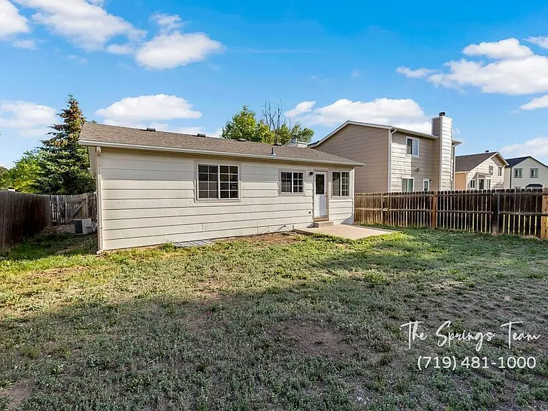 5833 Bow River Dr — Photo 37