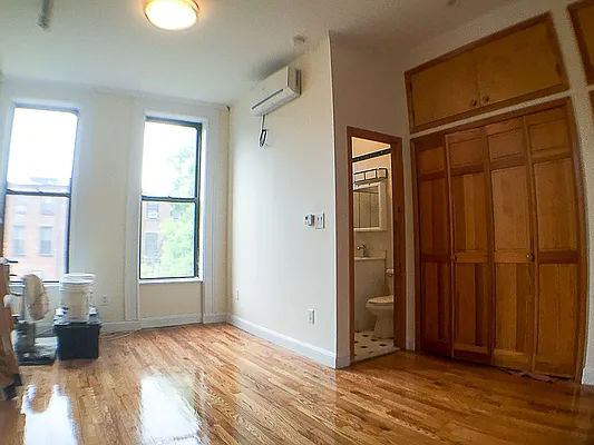 Rented by Francine Realty | media 17