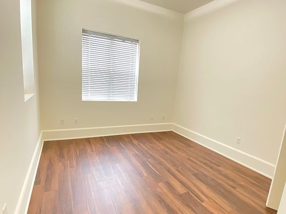 4th image of 1 Scarboro Ave #1