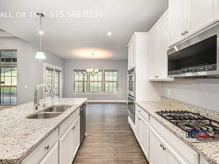 7216 Sky Meadow Dr — Photo 6