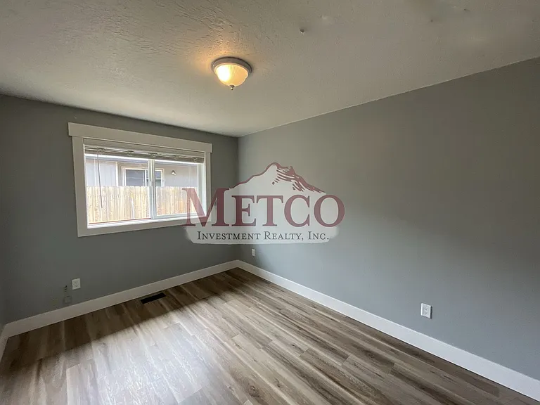 536 Creswood Dr — Photo 8