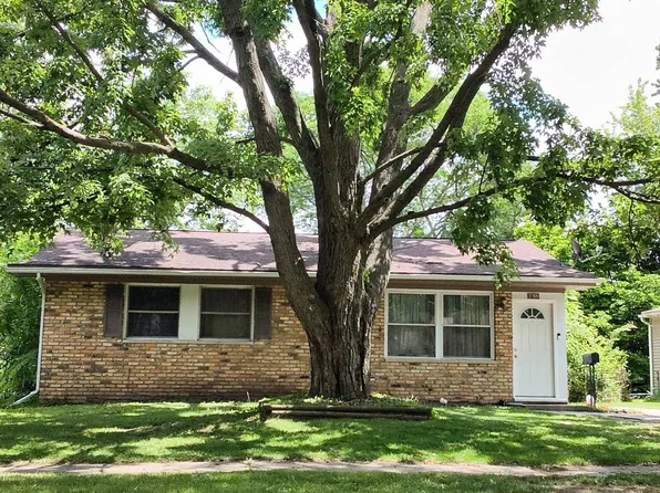 3709 Kendalwood Dr, Lansing, MI 48911