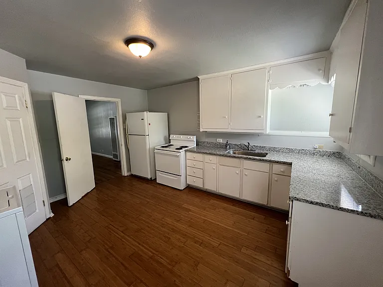 233 Arvin Dr — Photo 5