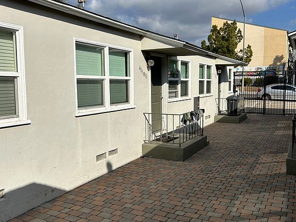 3rd image of 4144 Estrella Ave #4144