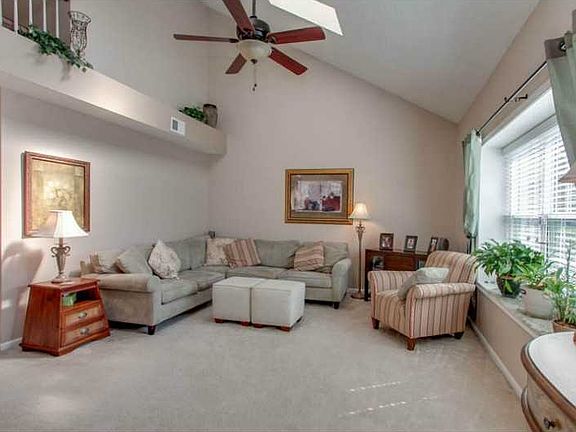 2nd image of 44 Candlelight Ln