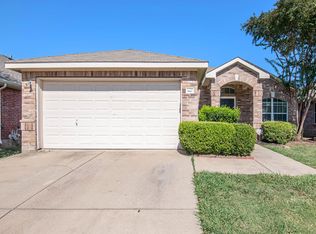 611 Denali Dr, Arlington, TX 76002