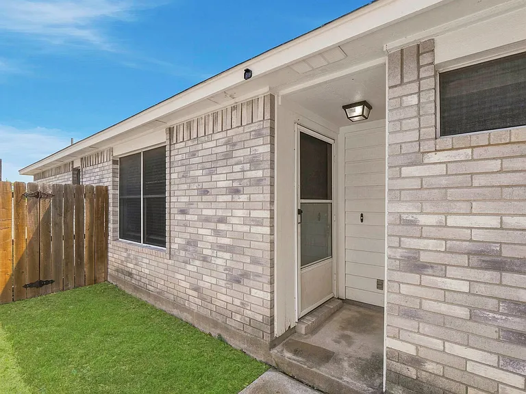 1144 Miss Kimberlys Ln — Photo 6