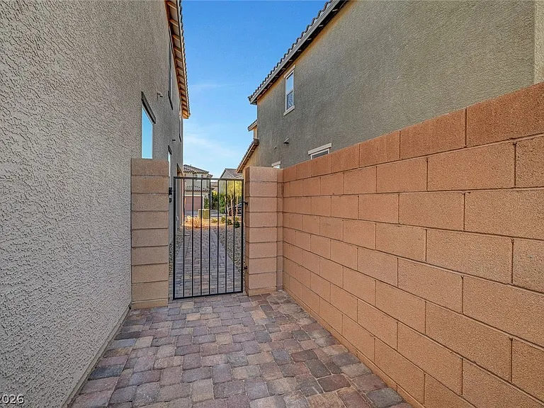 8454 Vacarez Dr — Photo 59