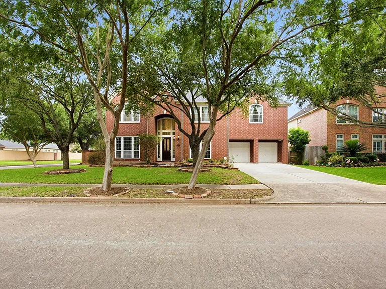 1322 Kirby Lake Ct — Photo 44