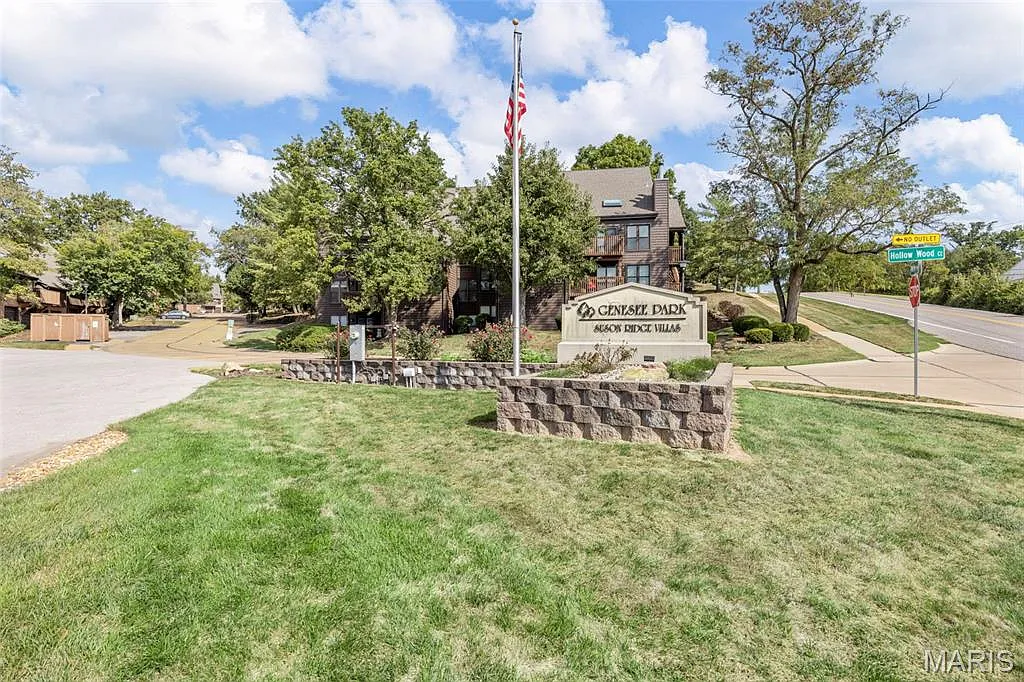 5162 Hollow Wood Ct APT D photo 1
