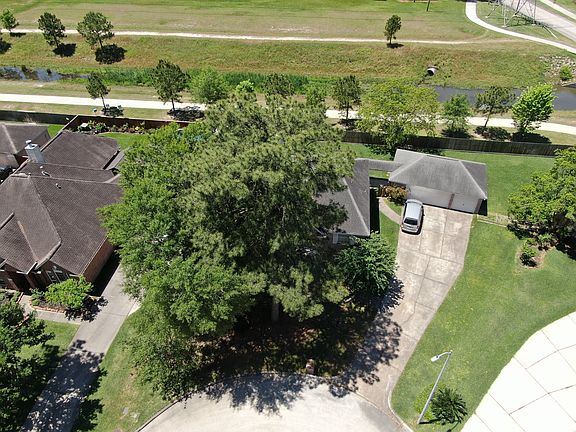 4th image of 6810 Wild Violet Dr