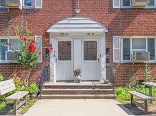 22535 88th Ave, Queens Village, NY 11427