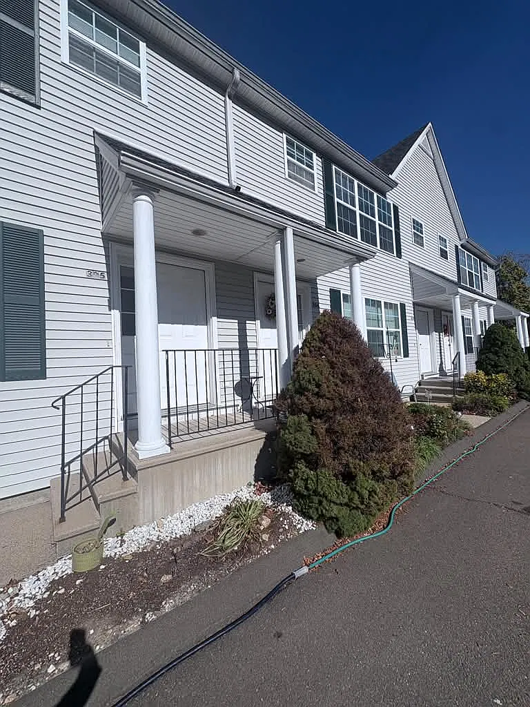 2 bed, $1,750 — Photo 1