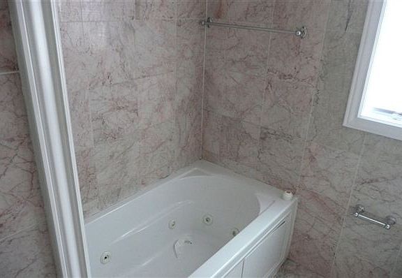 jetted tub