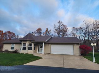 232 Starrville Ln, Reeds Spring, MO 65737