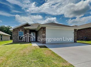 6100 NW Grant St, Bentonville, AR 72713