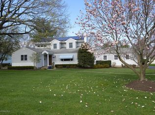 10 Lippincott Rd, Little Silver, NJ 07739