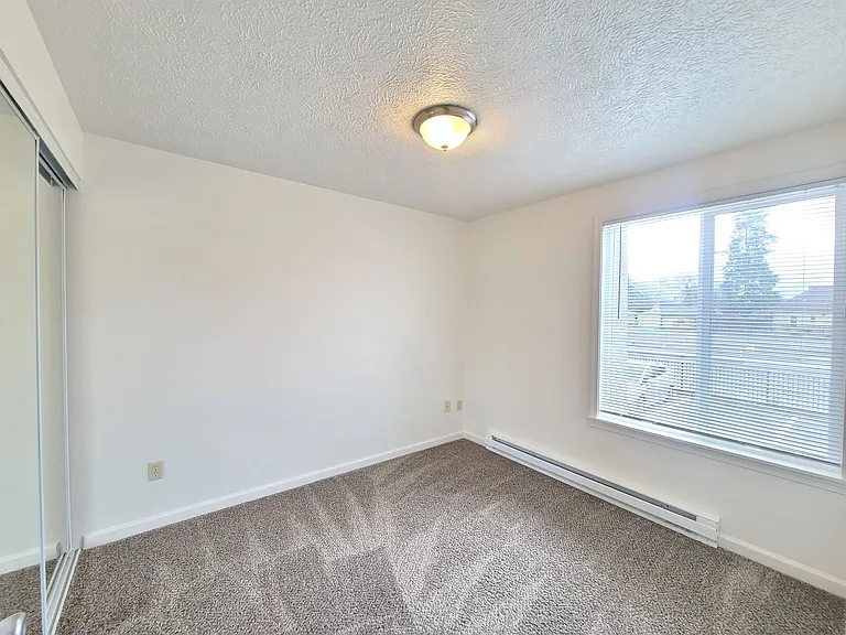827 E Ermina Ave — Photo 30