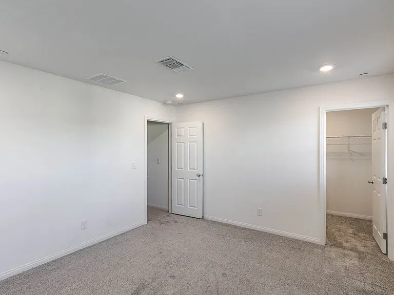 3151 Segesta Ave — Photo 31