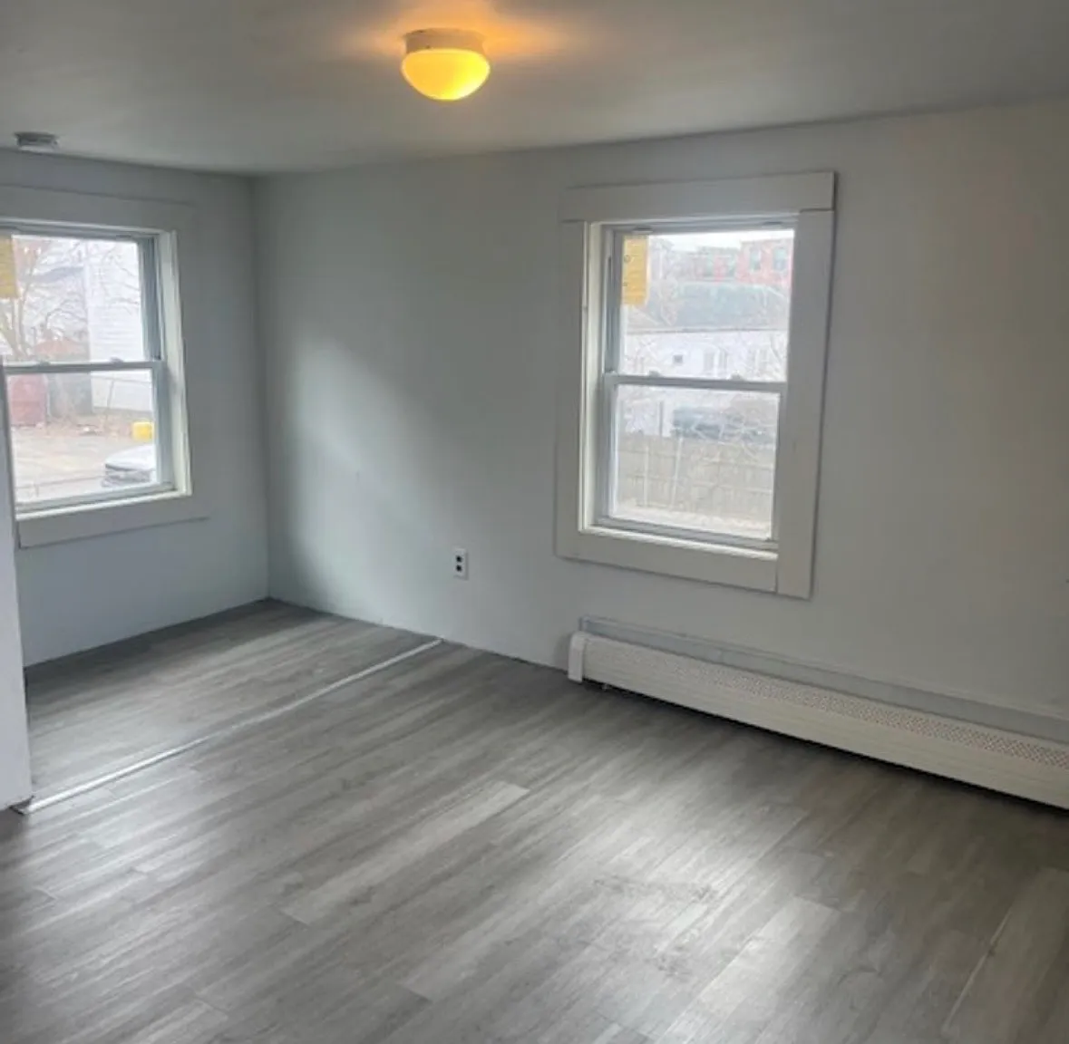 3 bed, 1.5 bath, 1050 sqft, $2,450 — Photo 1