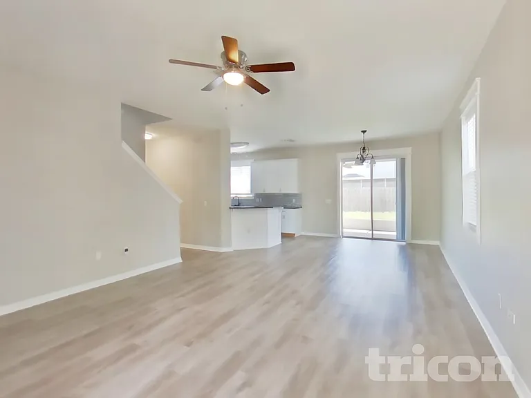 12134 Fern Haven Ave — Photo 3