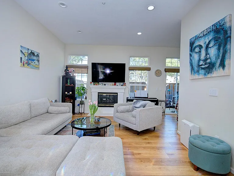 4152 Lucca Ct — Photo 5