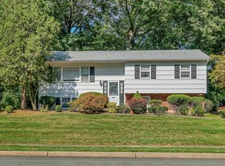 10 Eastlyn Dr, Bardonia, NY 10954