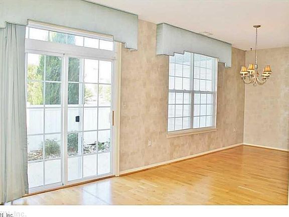 5th image of 1045 Grace Hill Dr