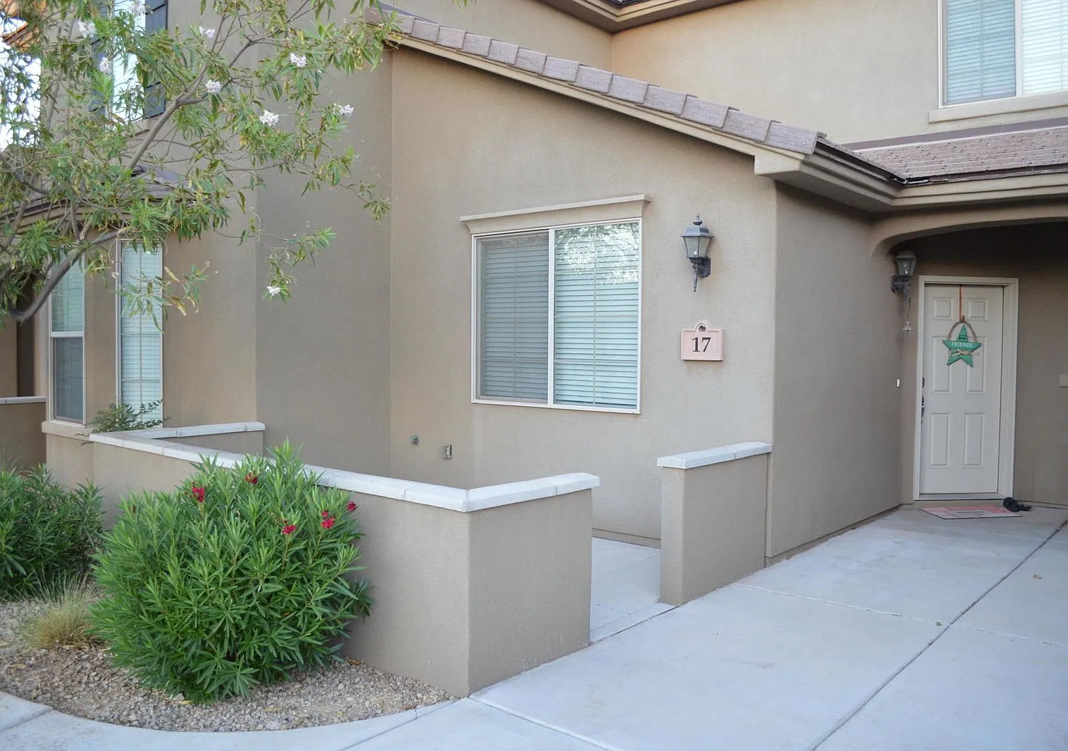 3-Bedroom and 2.5-Bathroom Townhome in the Hidden Valley Casitas with Heated Pool! — Photo 3