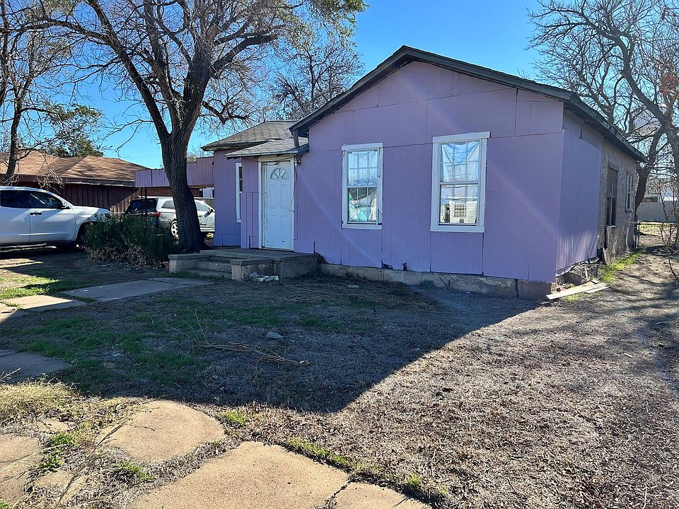 1st image of 903 W 8th St