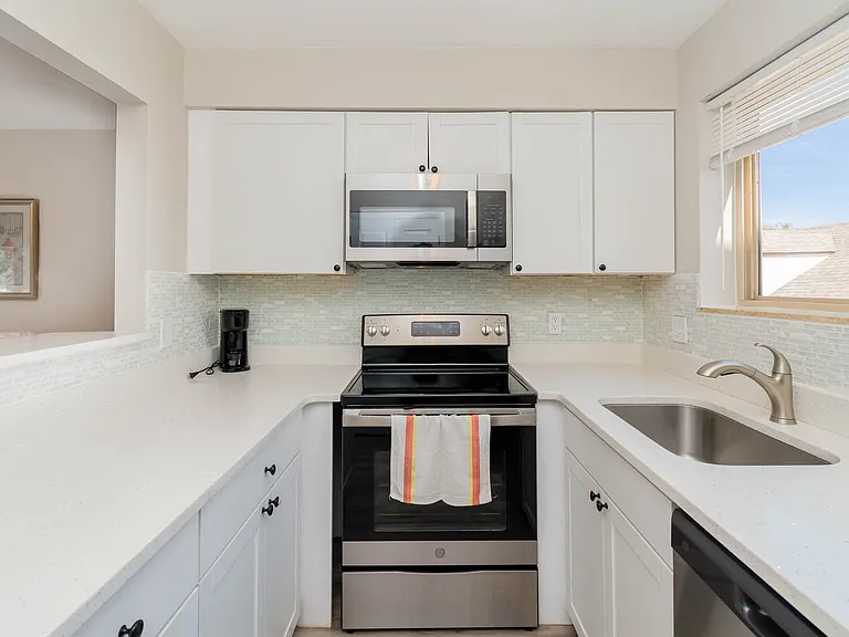 1540 Chela Ave #B — Photo 2