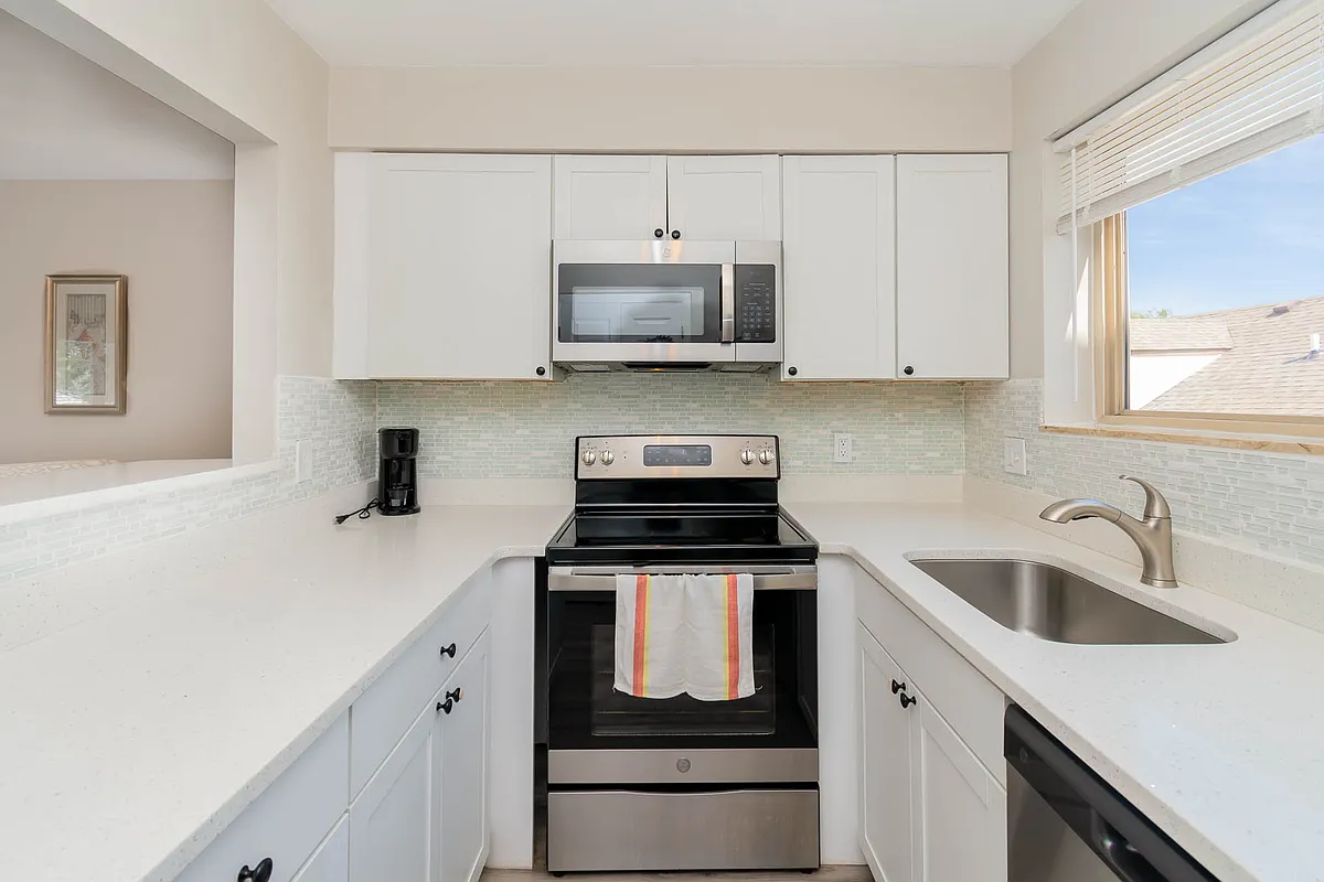Building Photo - 1540 Chela Ave #B