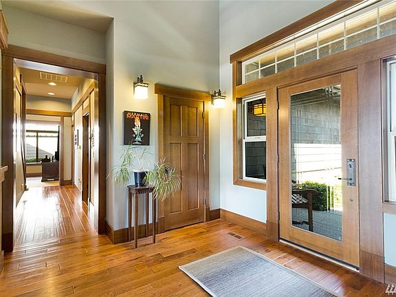 4th image of 10503 176th Ave E