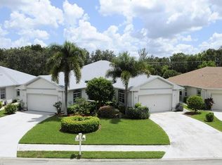 495 Crossfield Cir, Naples, FL 34104