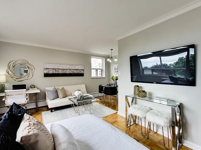 460 Eglinton Ave E #503 — Photo 10