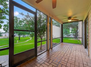 102 E Lakeview Ter, Montgomery, TX 77356