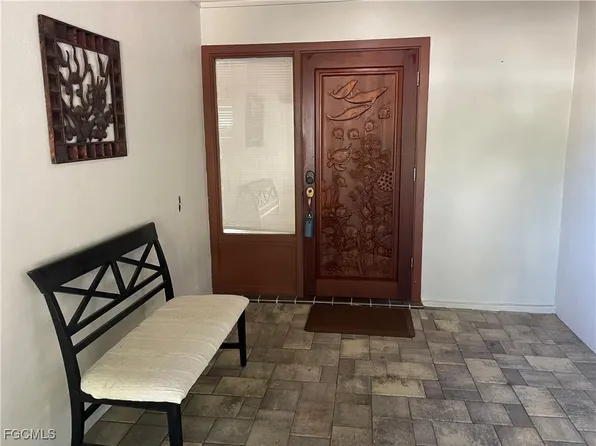 6335 Hofstra Ct W, Fort Myers, FL 33919