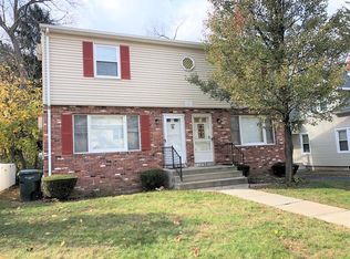 134-136 Darling St, Springfield, MA 01151