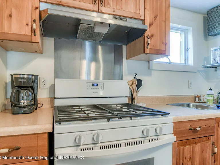 69 Franklin Ave #2 — Photo 7