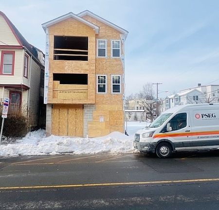 5th image of 917 Bergen St #2