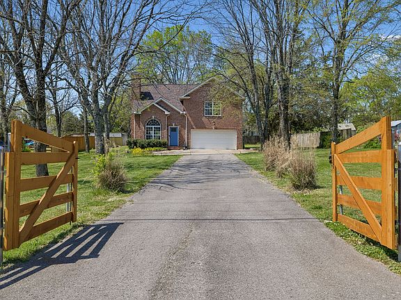 2nd image of 971 Clemmons Rd