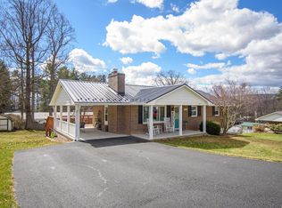 2510 Forest Hill Dr, Draper, VA 24324