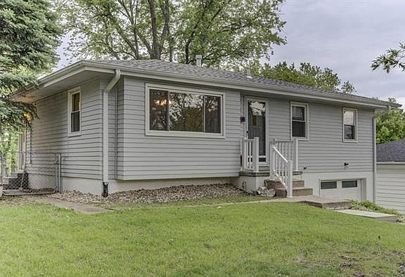 4th image of 3439 S 126th St