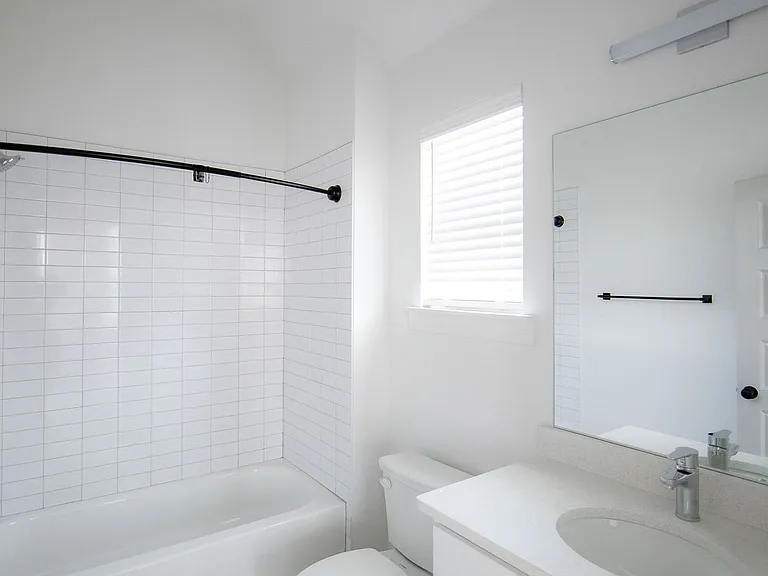 Pre-Leasing For August 2026! — Photo 18