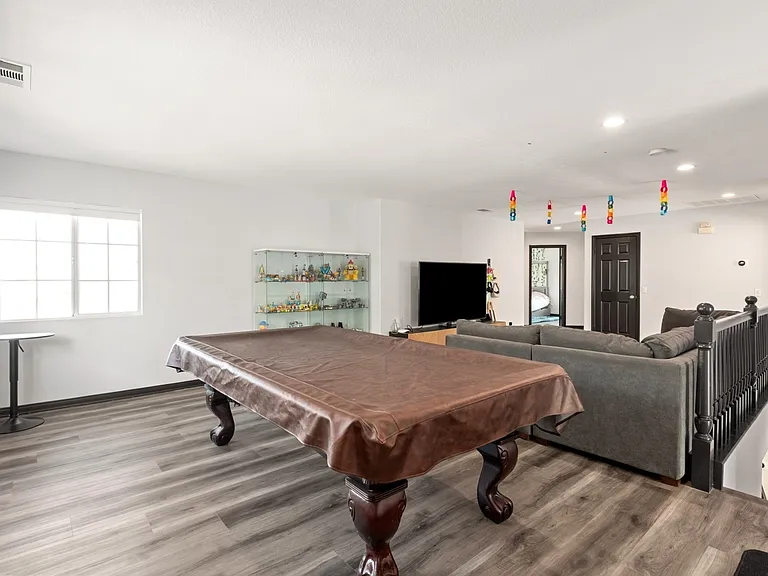 450 Rocco Cir — Photo 20