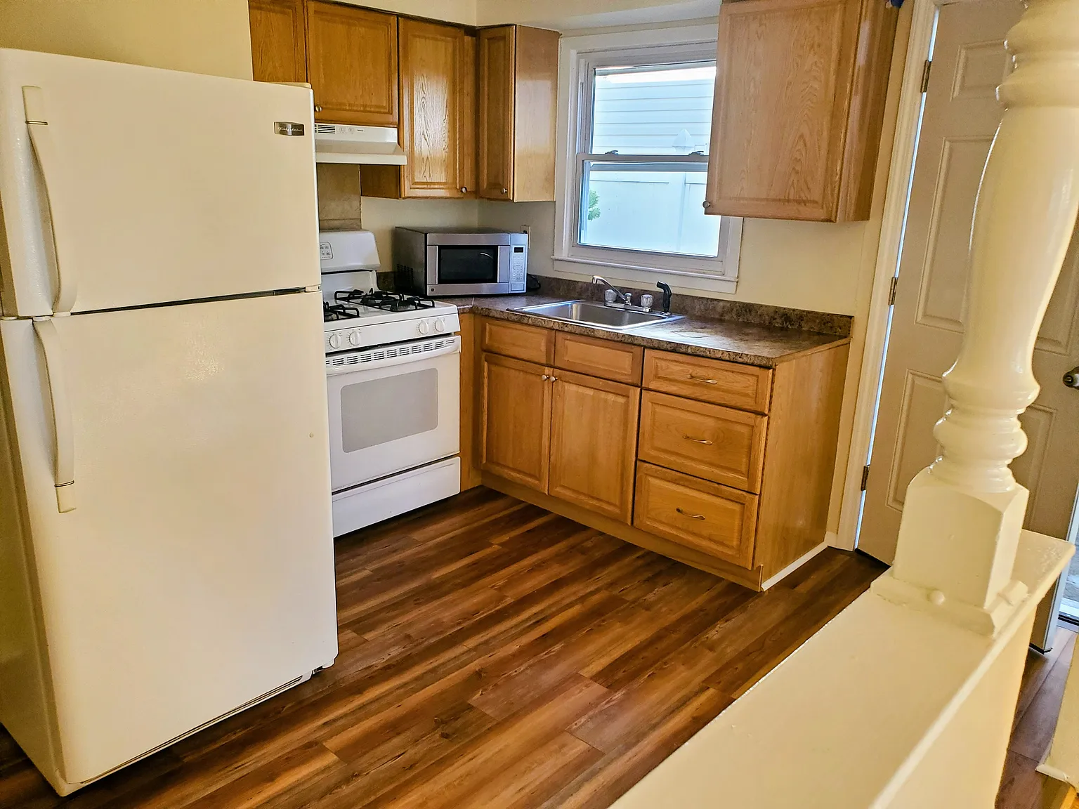 2 bed, 900 sqft, $2,150 — Photo 3