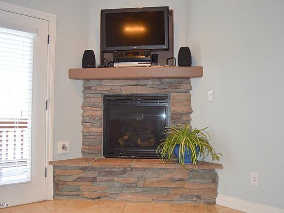 4th image of 93 E White Mountain Blvd #219