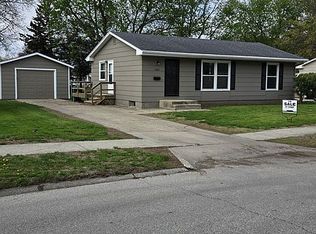 1022 W Washington St, Winterset, IA 50273